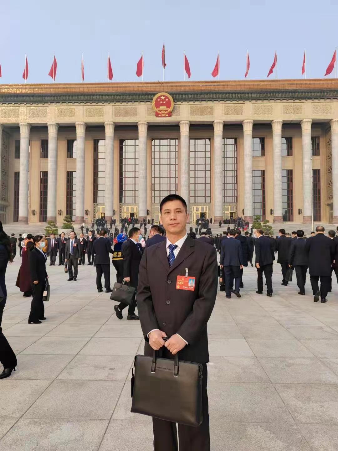 传递两会精神 凝聚奋进力量——抖圈贵溪公司全国人大代表何雄斌履职归来忙宣讲